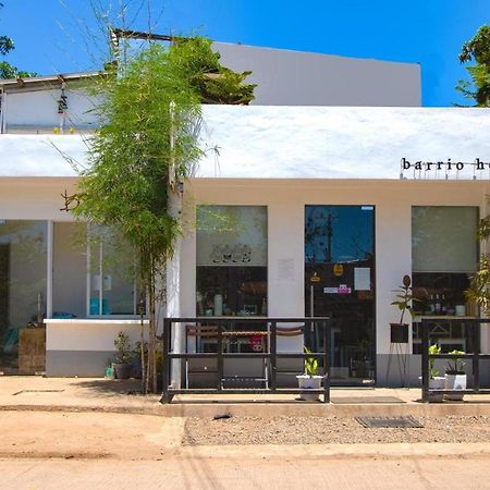 Hometel Barrio House Mactan Lapu-Lapu City Eksteriør billede