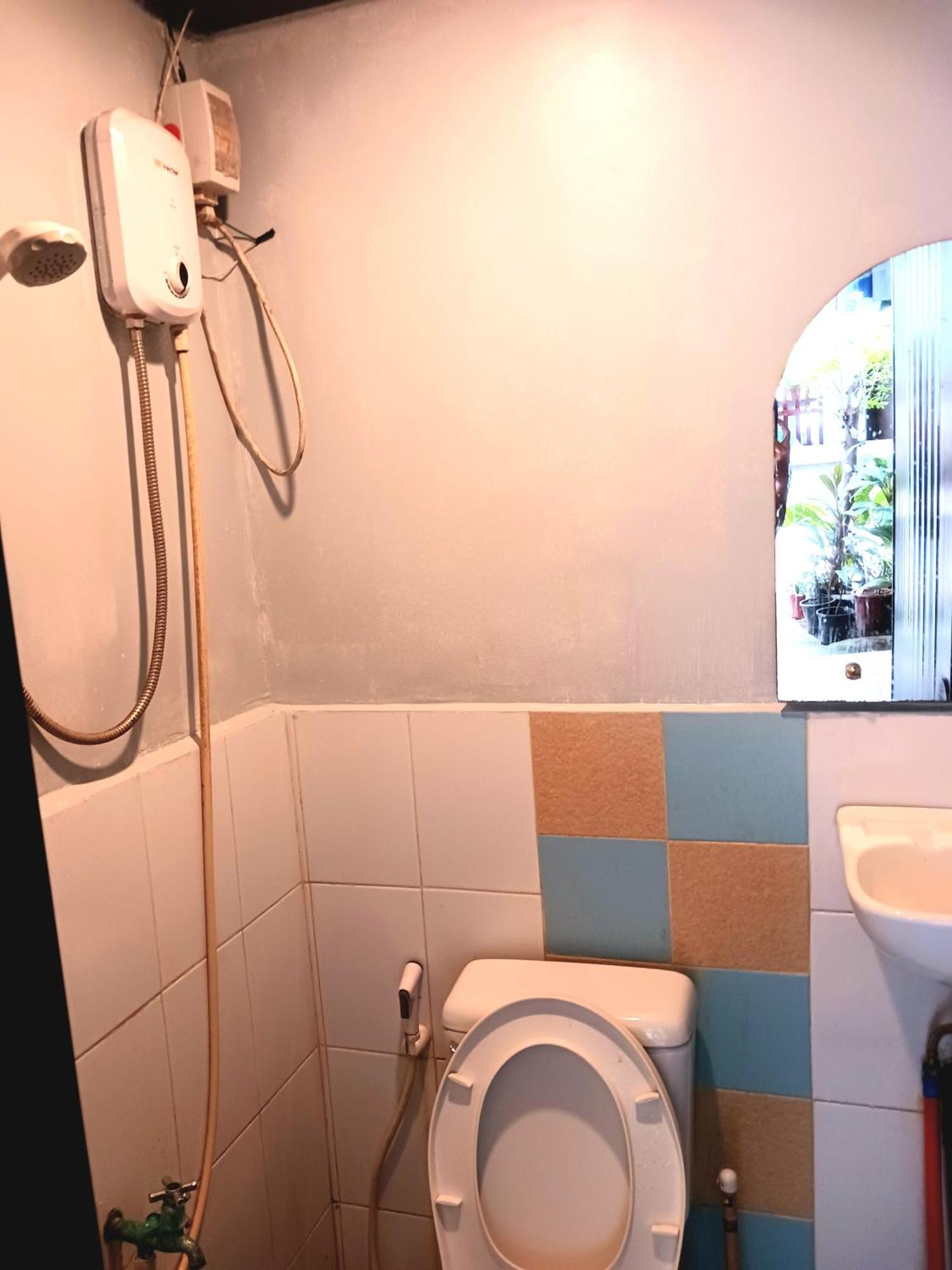 Hometel Barrio House Mactan Lapu-Lapu City Eksteriør billede