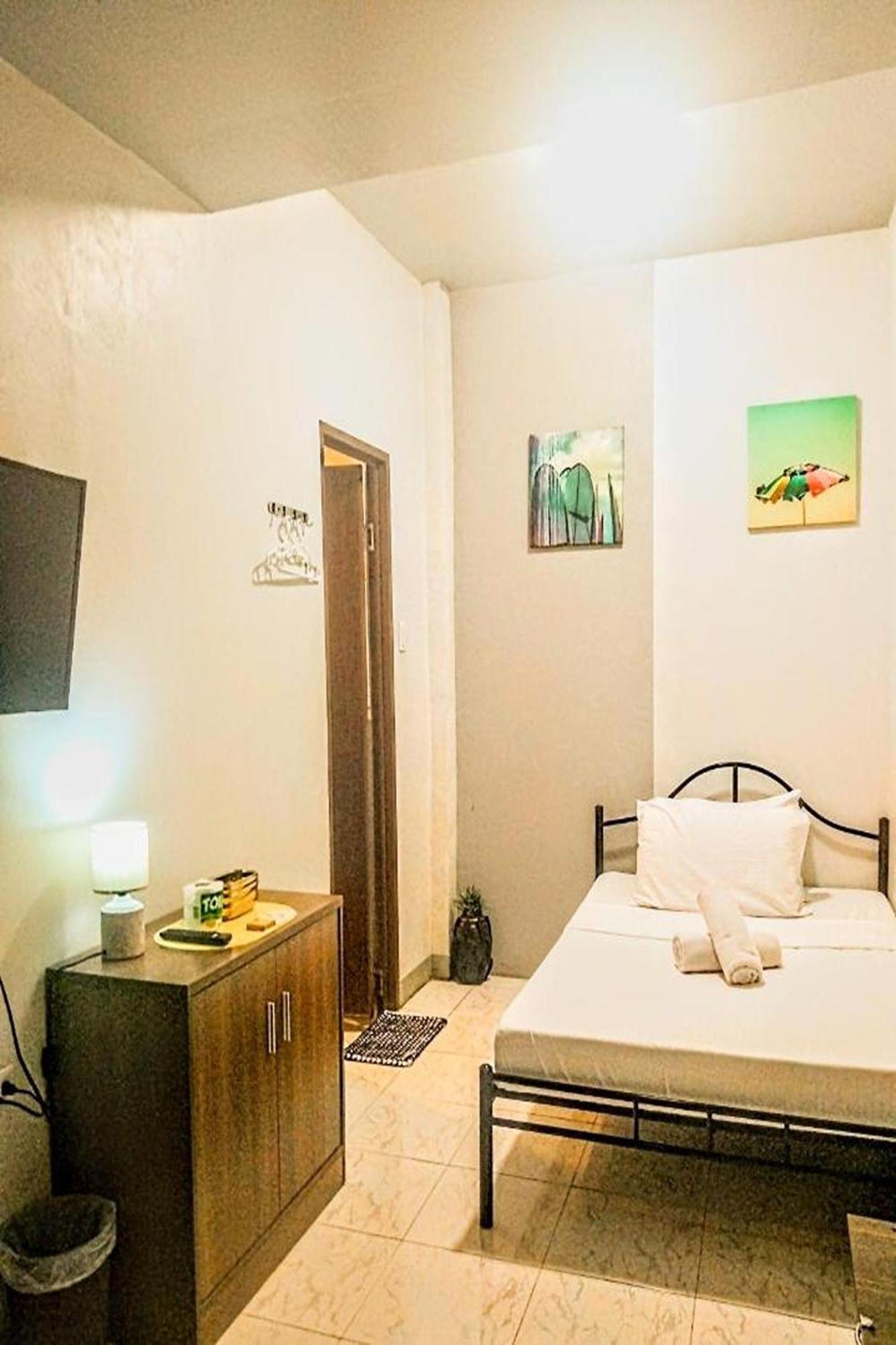 Hometel Barrio House Mactan Lapu-Lapu City Eksteriør billede